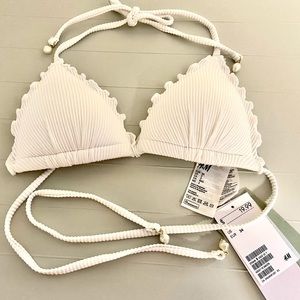 H&M white seashell bikini top
